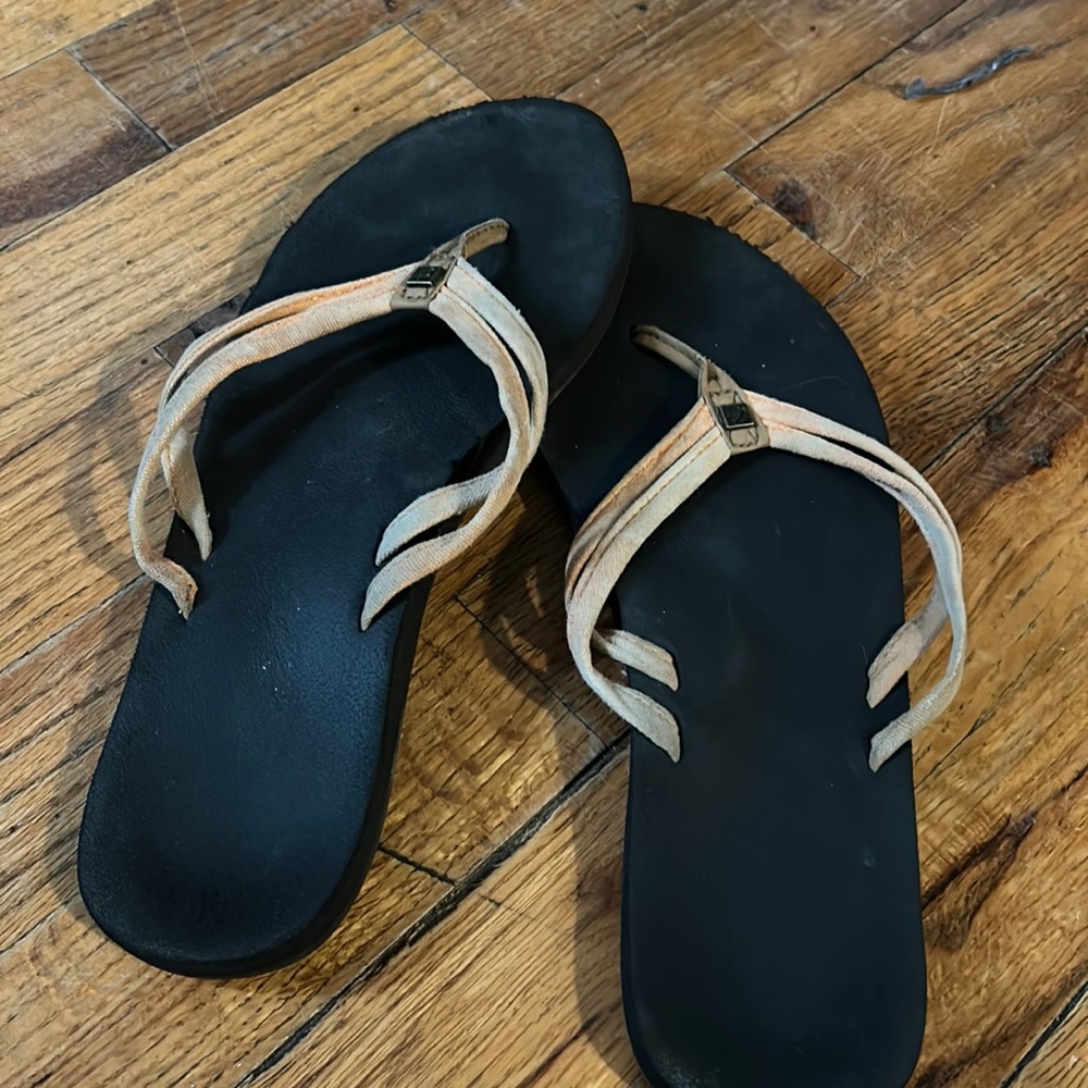 Worn Women’s Flip Flops
